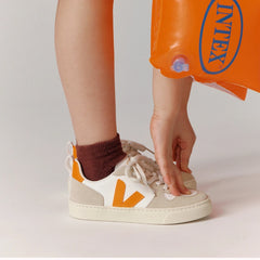 V-10 LEATHER WHITE FURY ALMOND